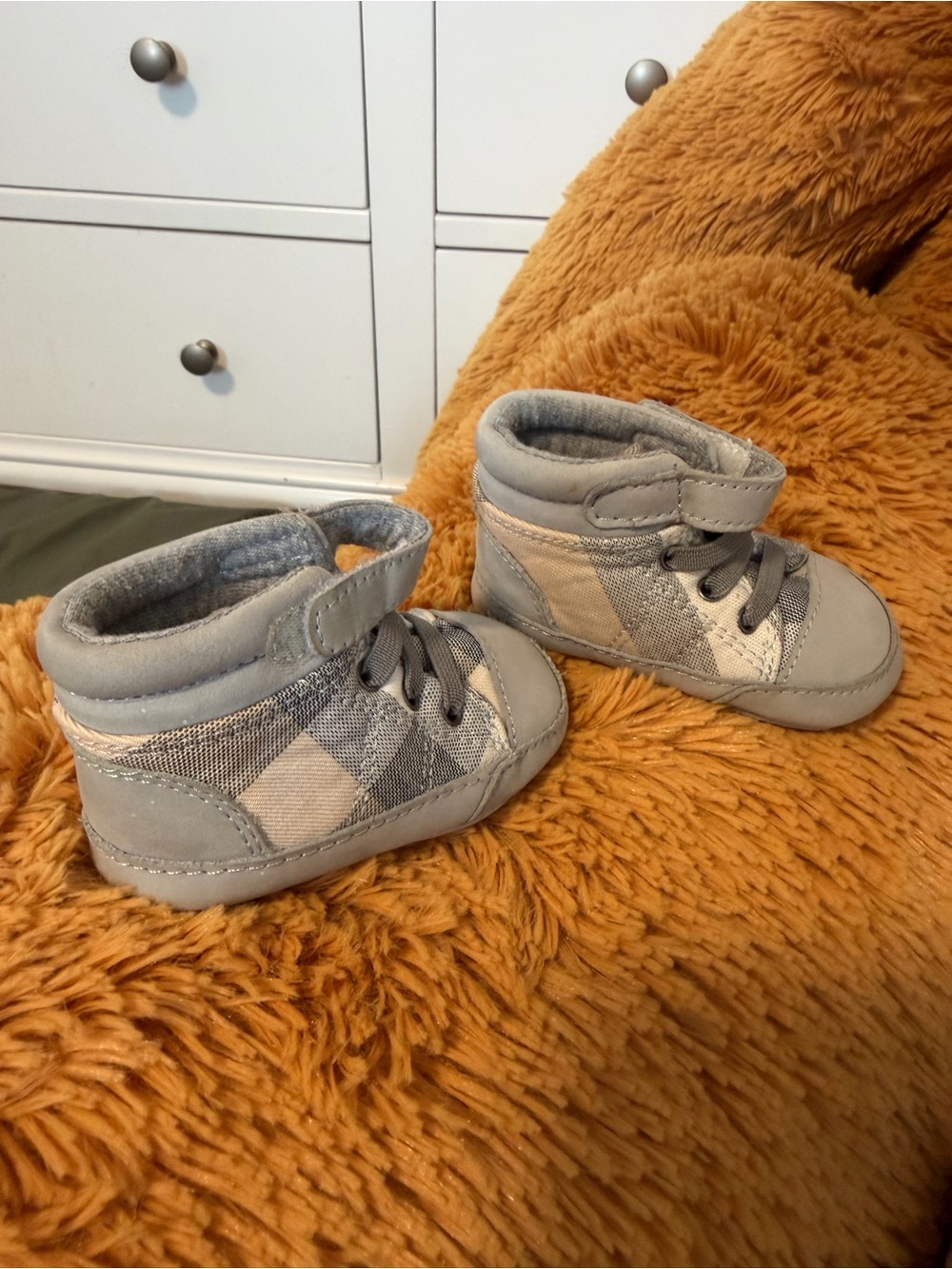 Burberry Gray Plaid Baby High-Top Sneakers - Picture 3 of 4
